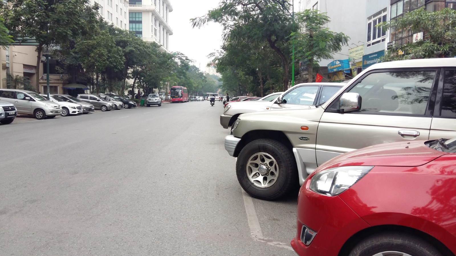 Mức phạt dừng ô tô giữa đường